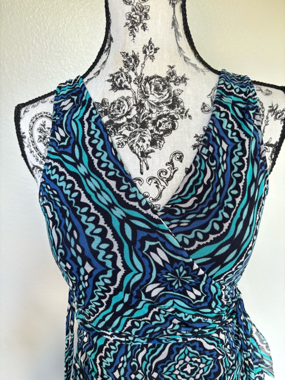New York & Company Navy Blue and Teal Patterned Wrap Dress like New - Picture 6 of 16